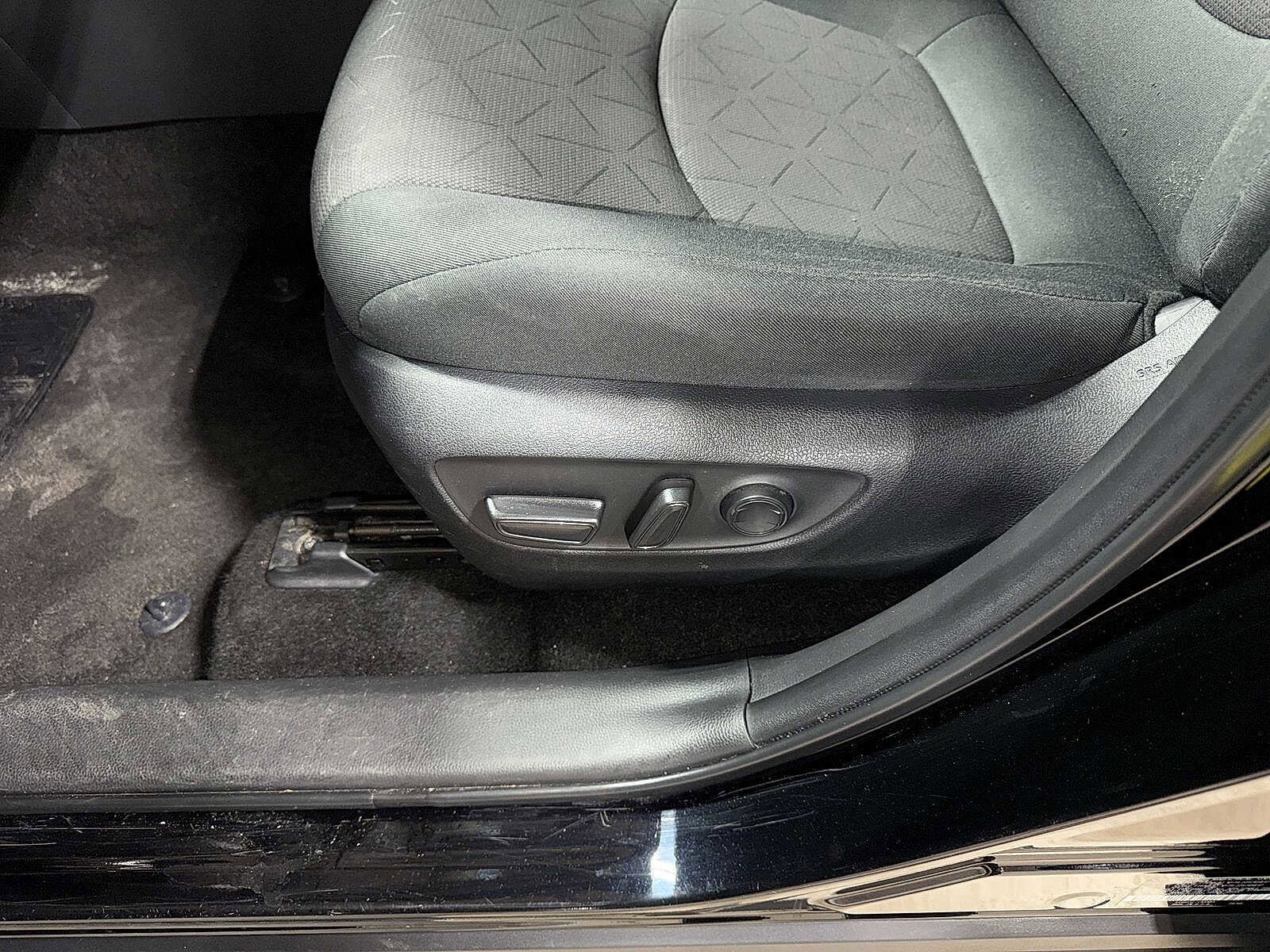 Thumbnail: 2024 Toyota RAV4 - 23