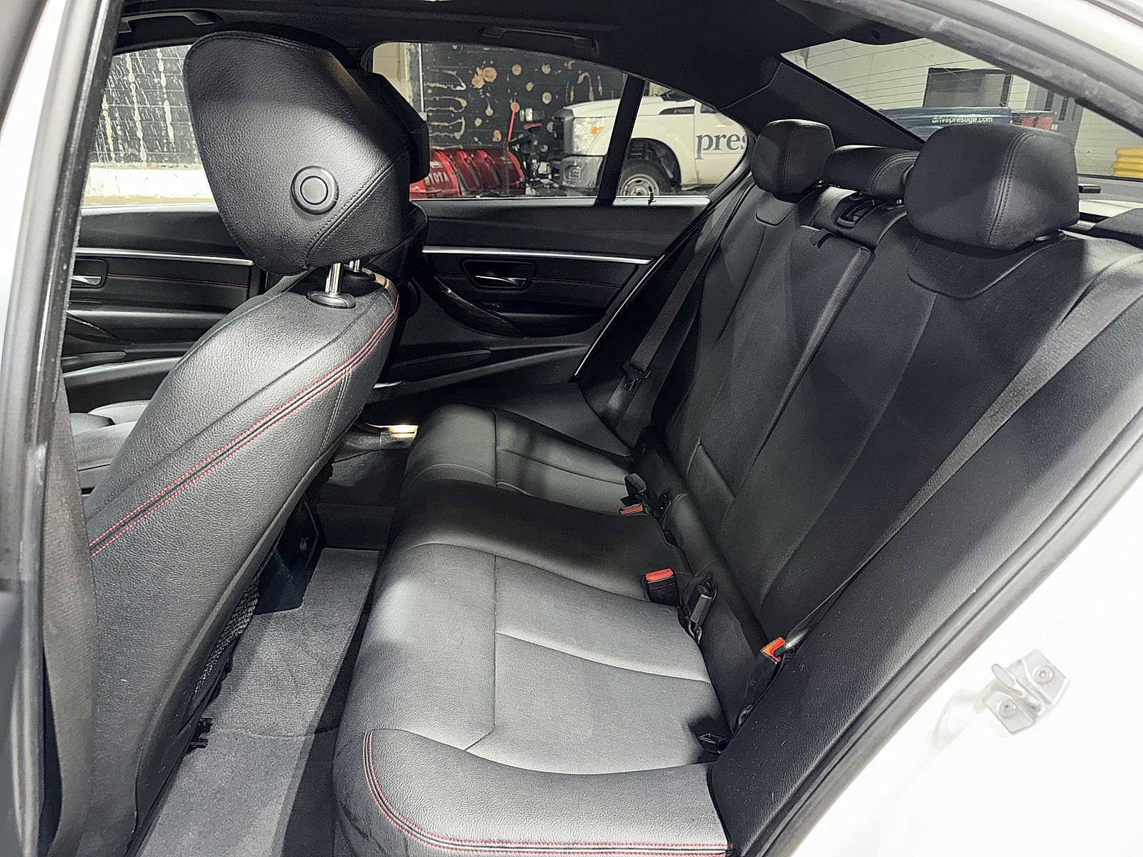 Thumbnail: 2017 BMW 3 Series - 17