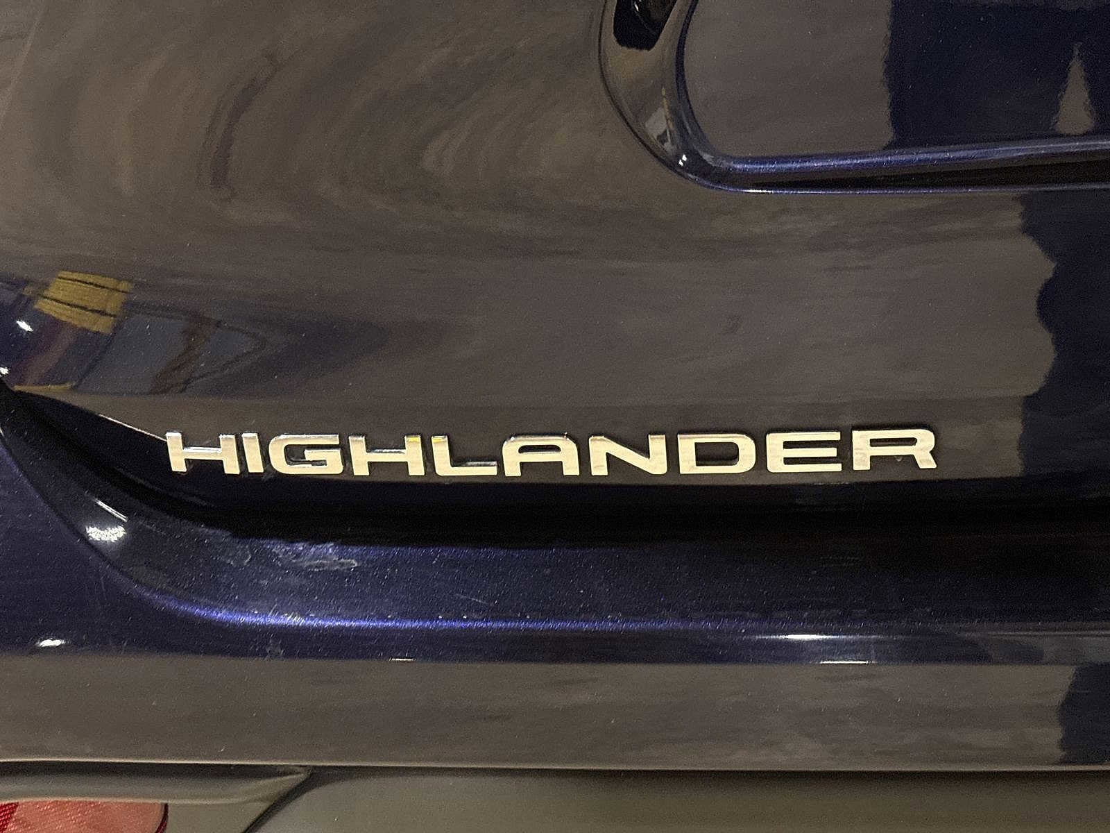 Thumbnail: 2023 Toyota Highlander - 27