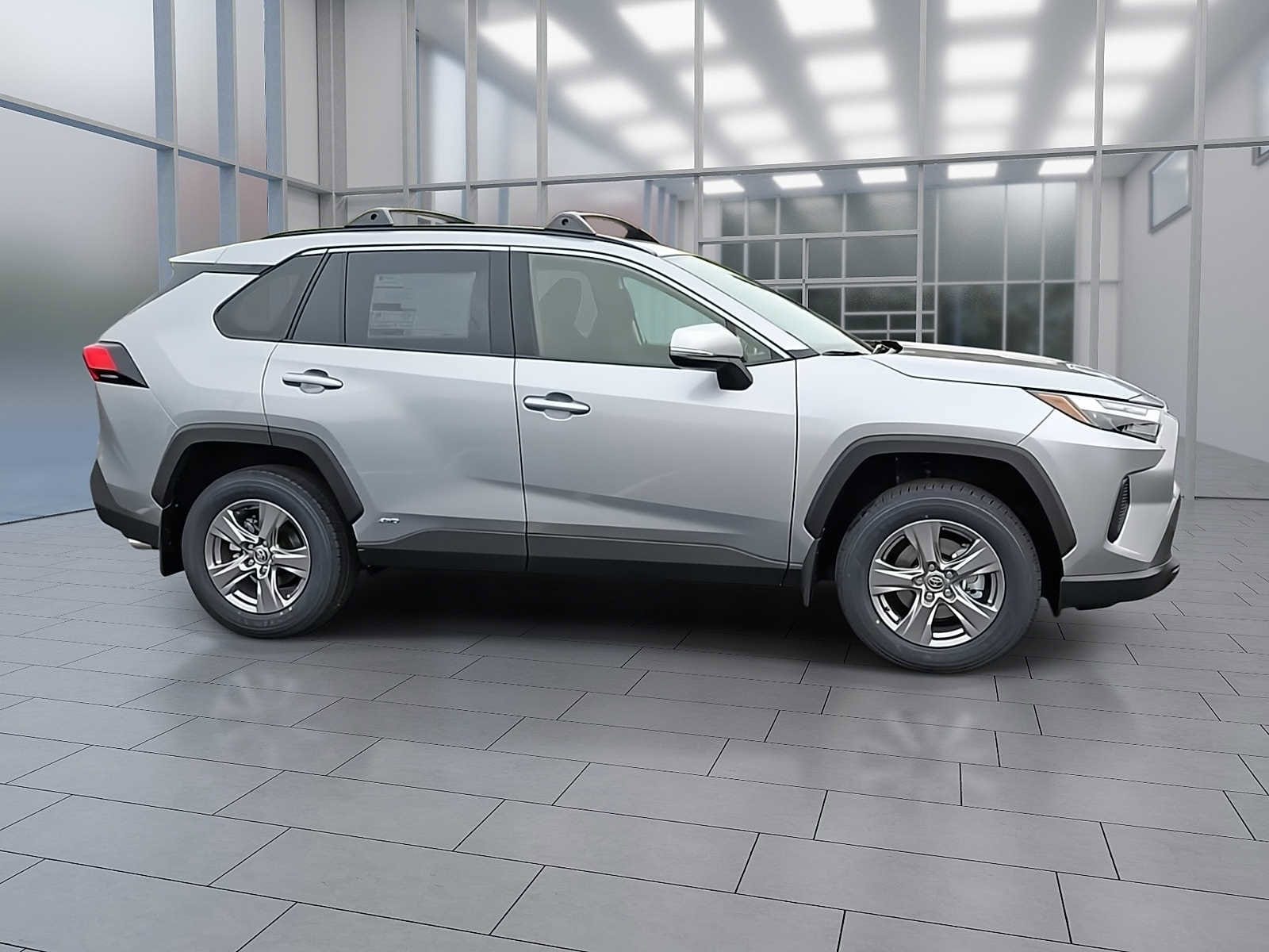 Thumbnail: 2025 Toyota RAV4 - 6