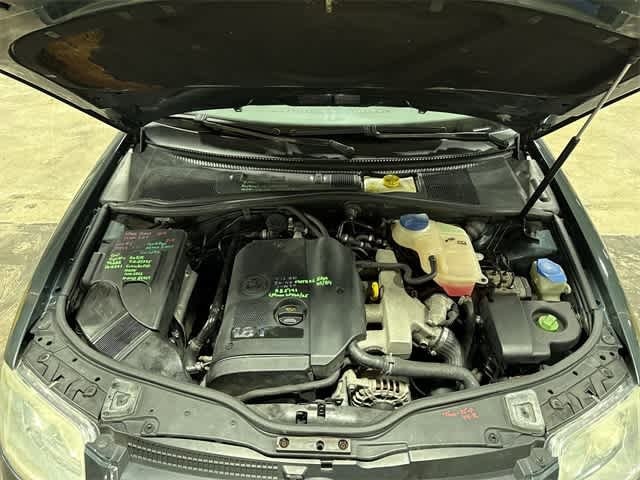 Thumbnail: 2004 Volkswagen Passat - 12