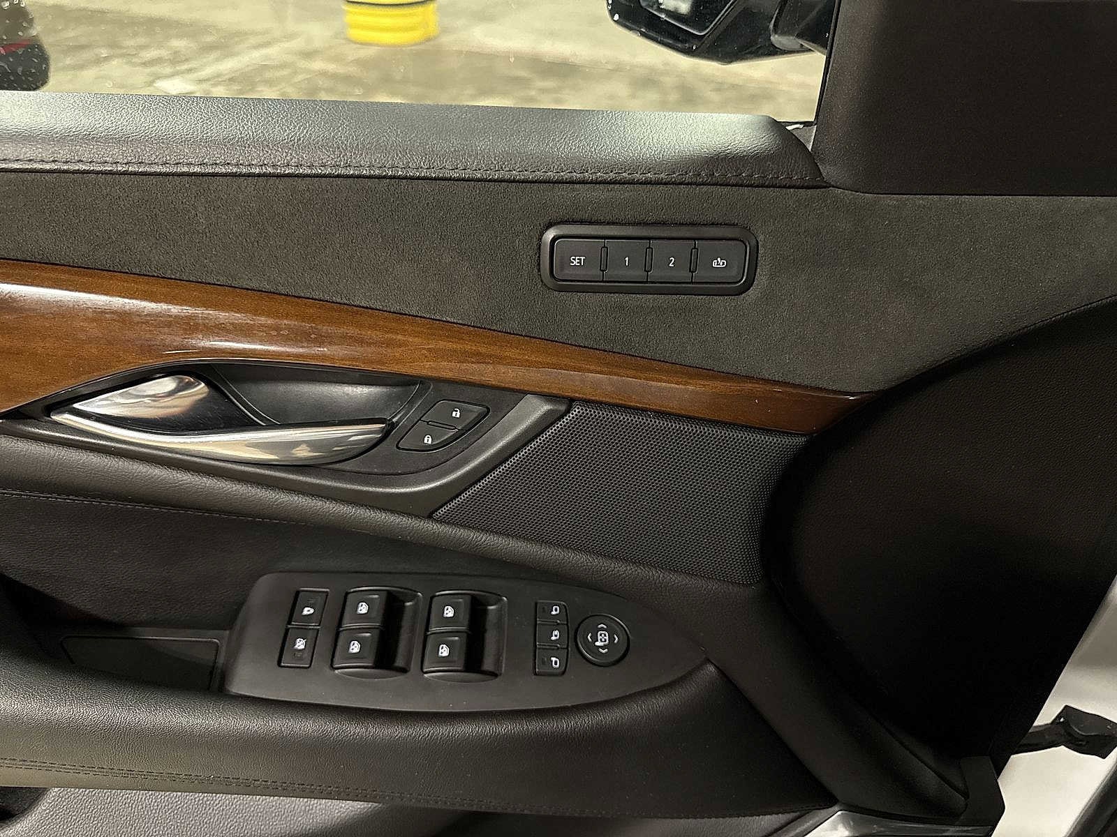 Thumbnail: 2020 Cadillac Escalade - 24