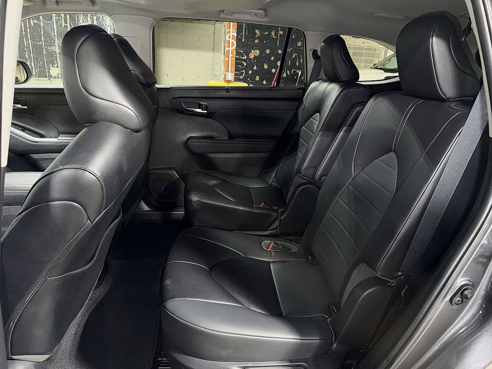 Thumbnail: 2023 Toyota Highlander - 17