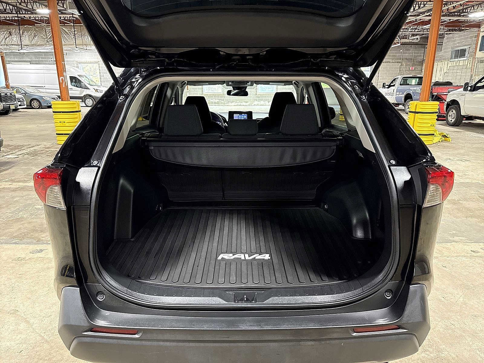 Thumbnail: 2021 Toyota RAV4 - 11