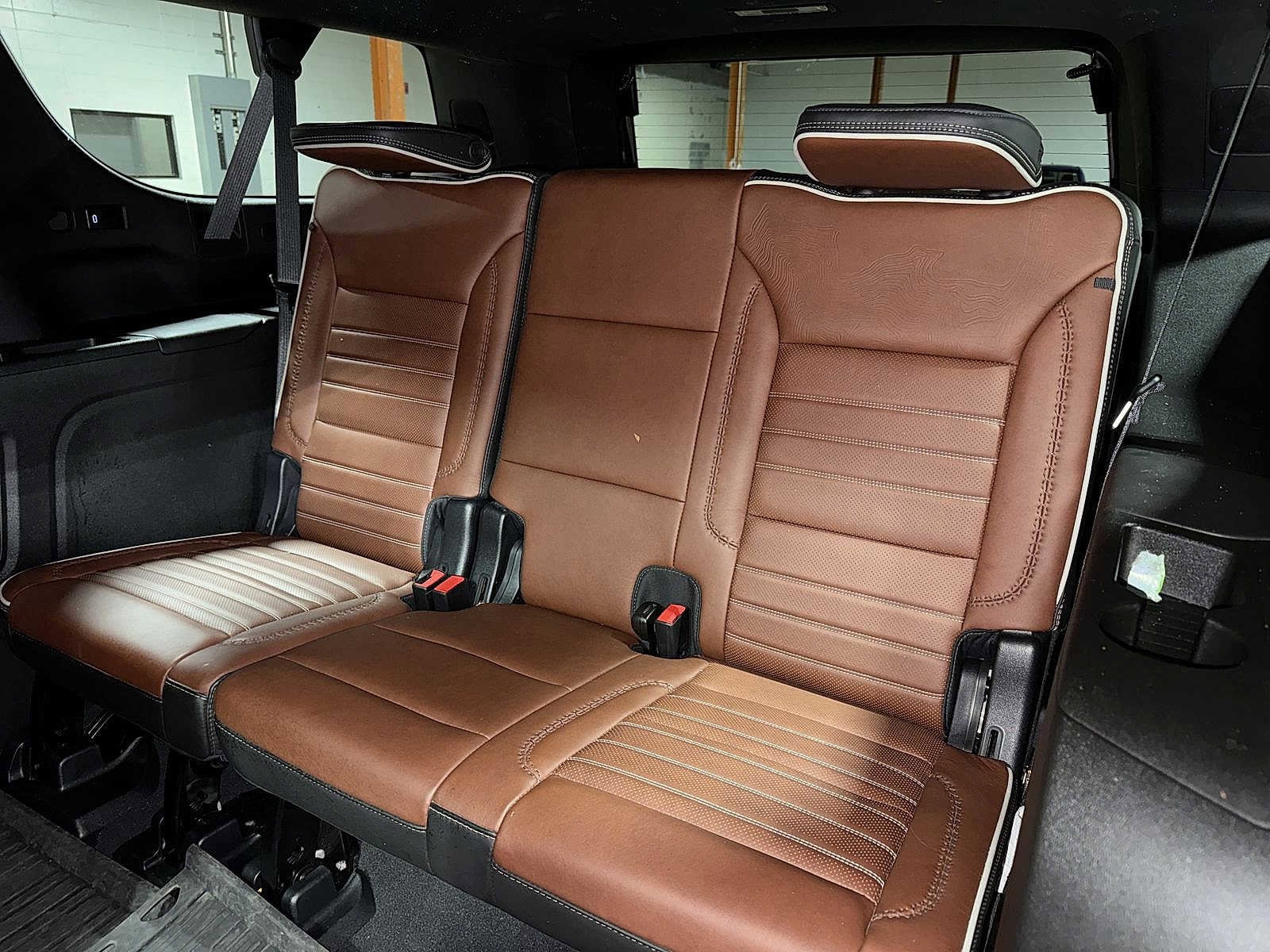 Thumbnail: 2023 GMC Yukon XL - 16