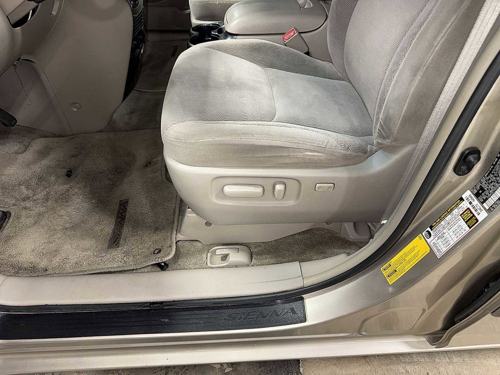 Thumbnail: 2007 Toyota Sienna - 24