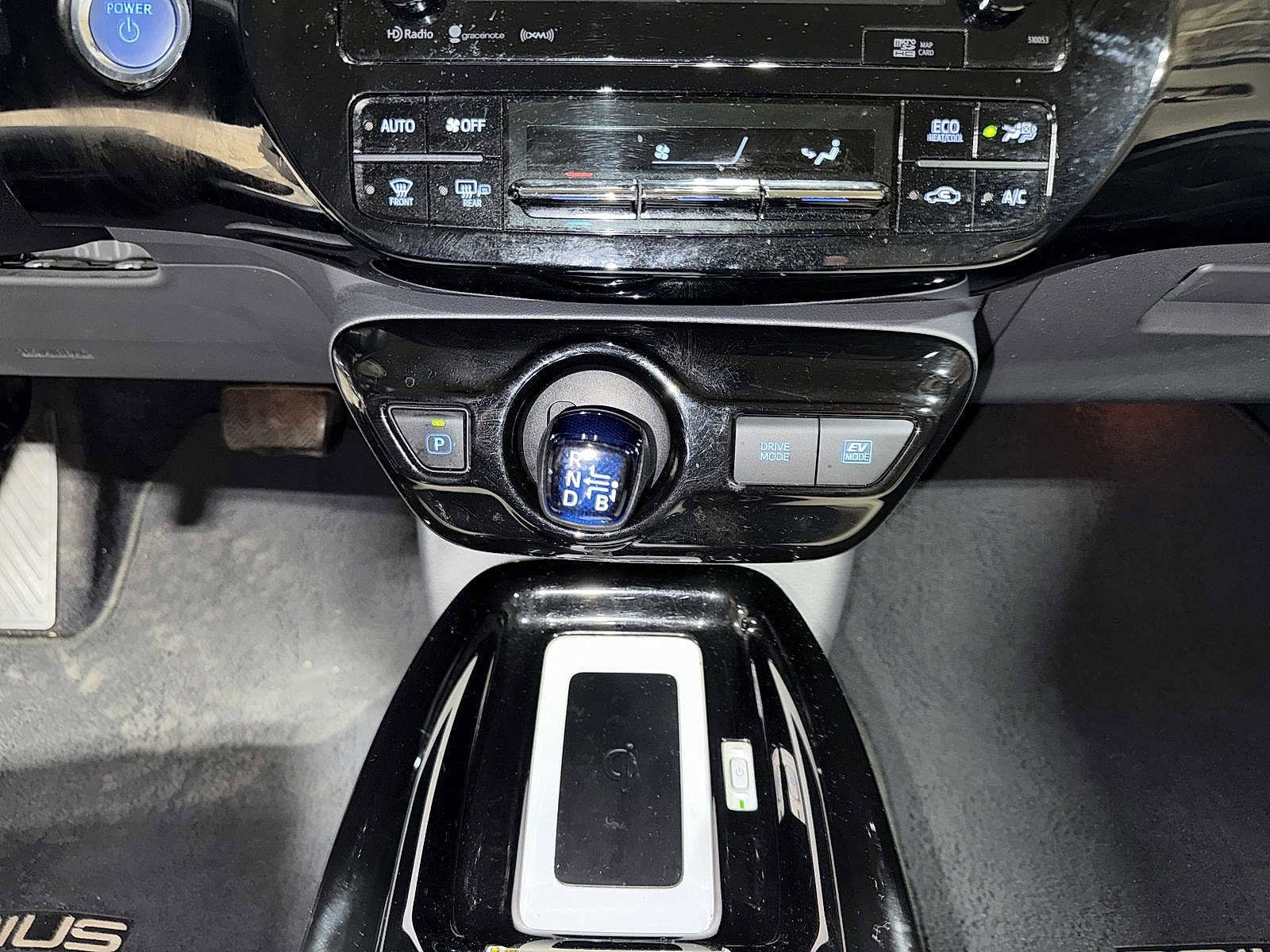 Thumbnail: 2016 Toyota Prius - 30