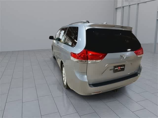 Thumbnail: 2011 Toyota Sienna - 7