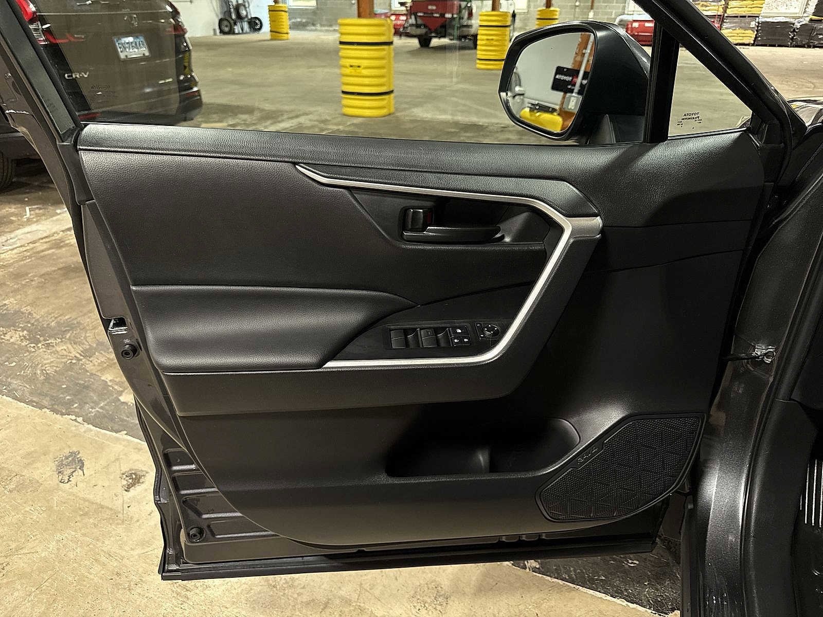 Thumbnail: 2023 Toyota RAV4 - 28