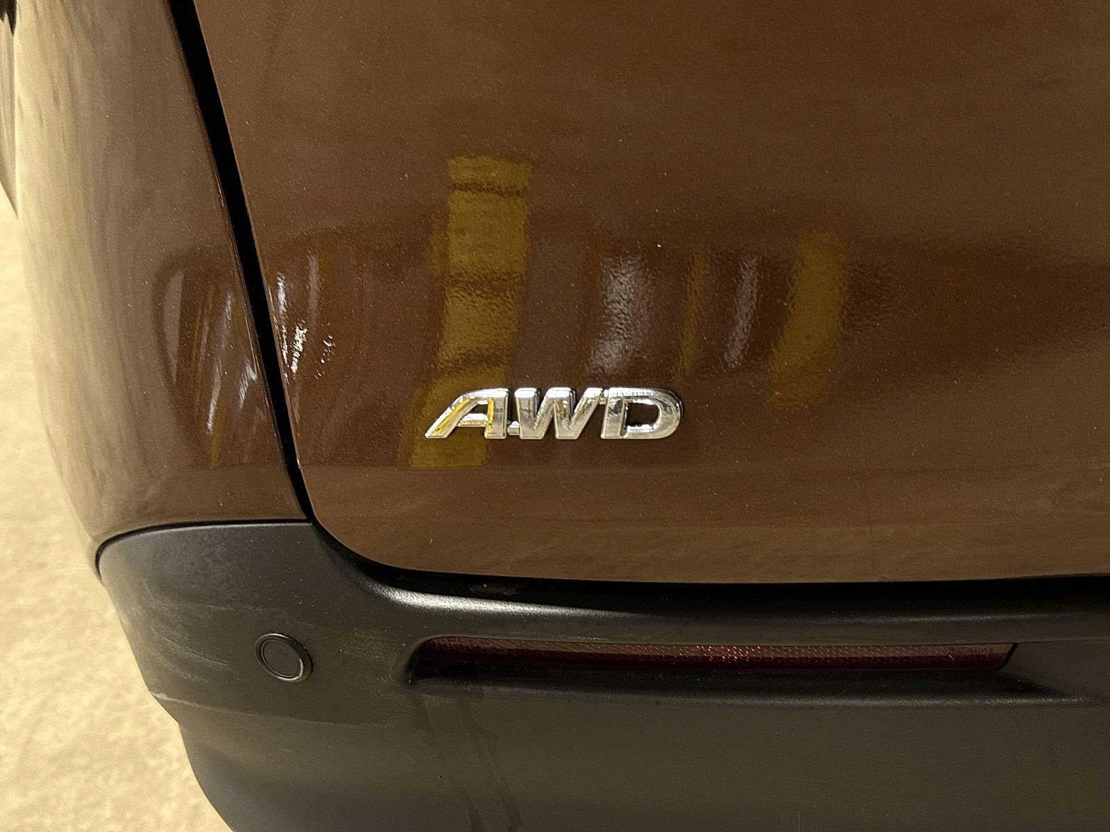 Thumbnail: 2023 Toyota Sienna - 28