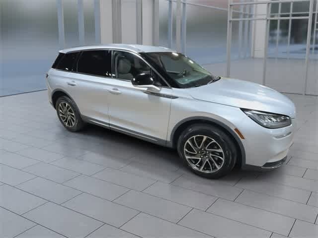 2020 Lincoln Corsair Standard photo 2