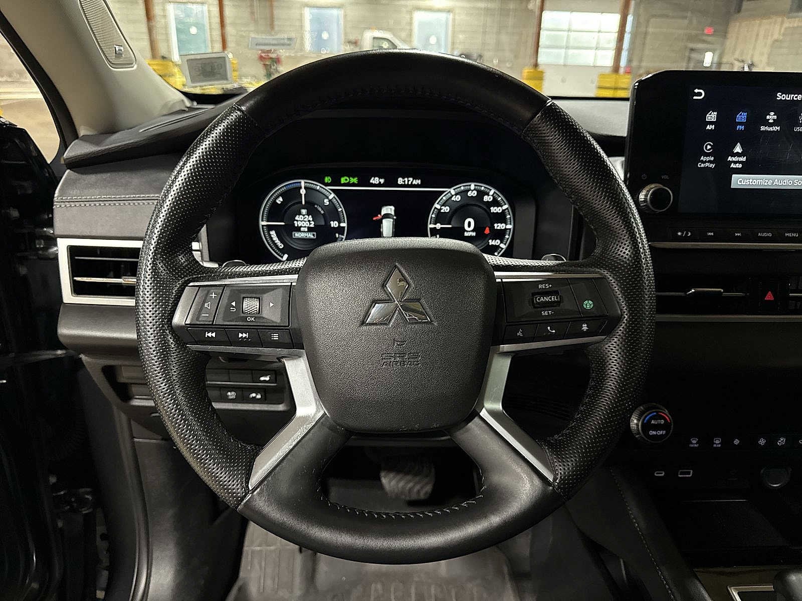 Thumbnail: 2024 Mitsubishi Outlander - 18