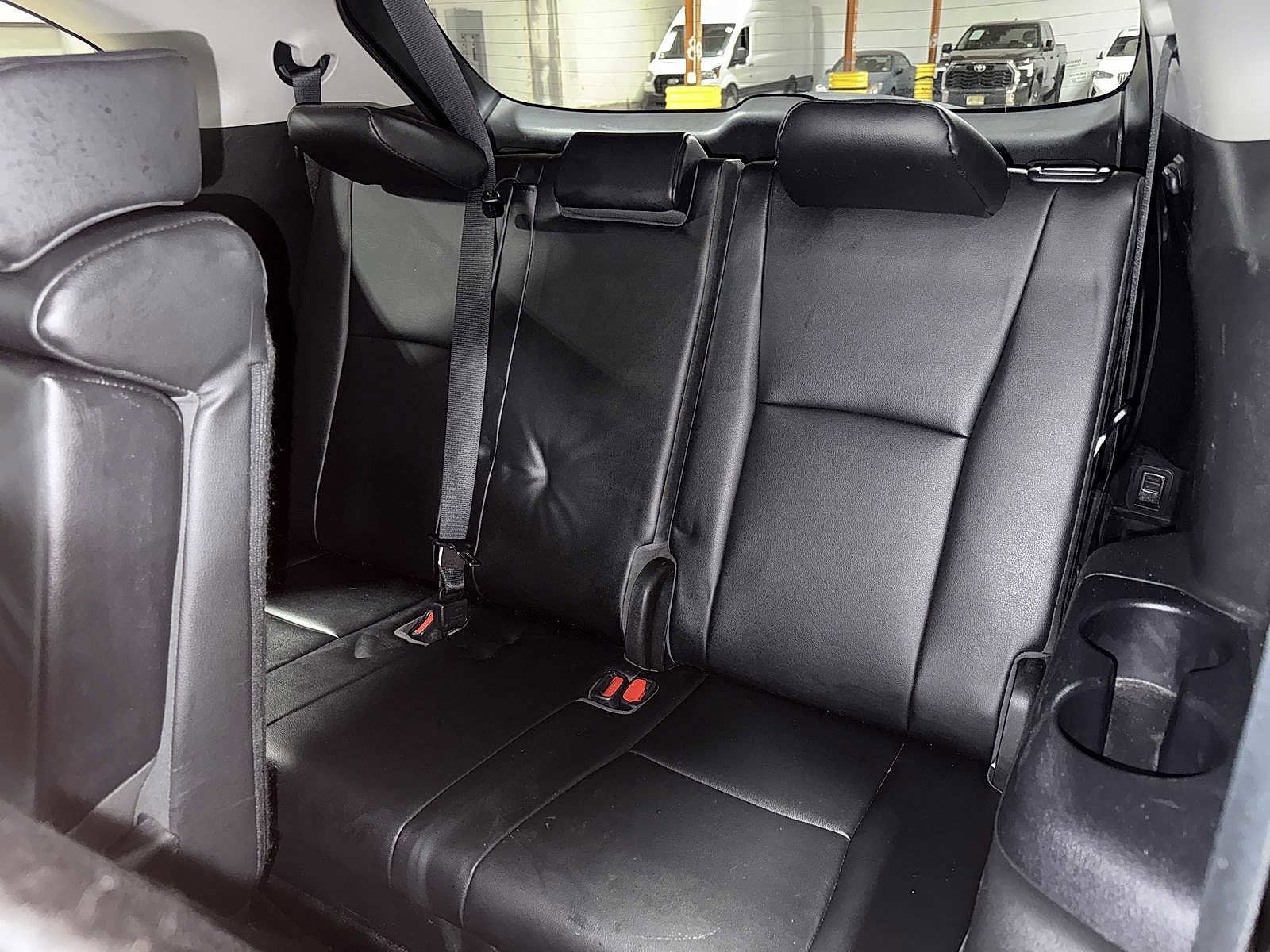 Thumbnail: 2022 Toyota Highlander - 18