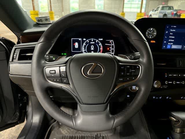 Thumbnail: 2023 Lexus ES - 18