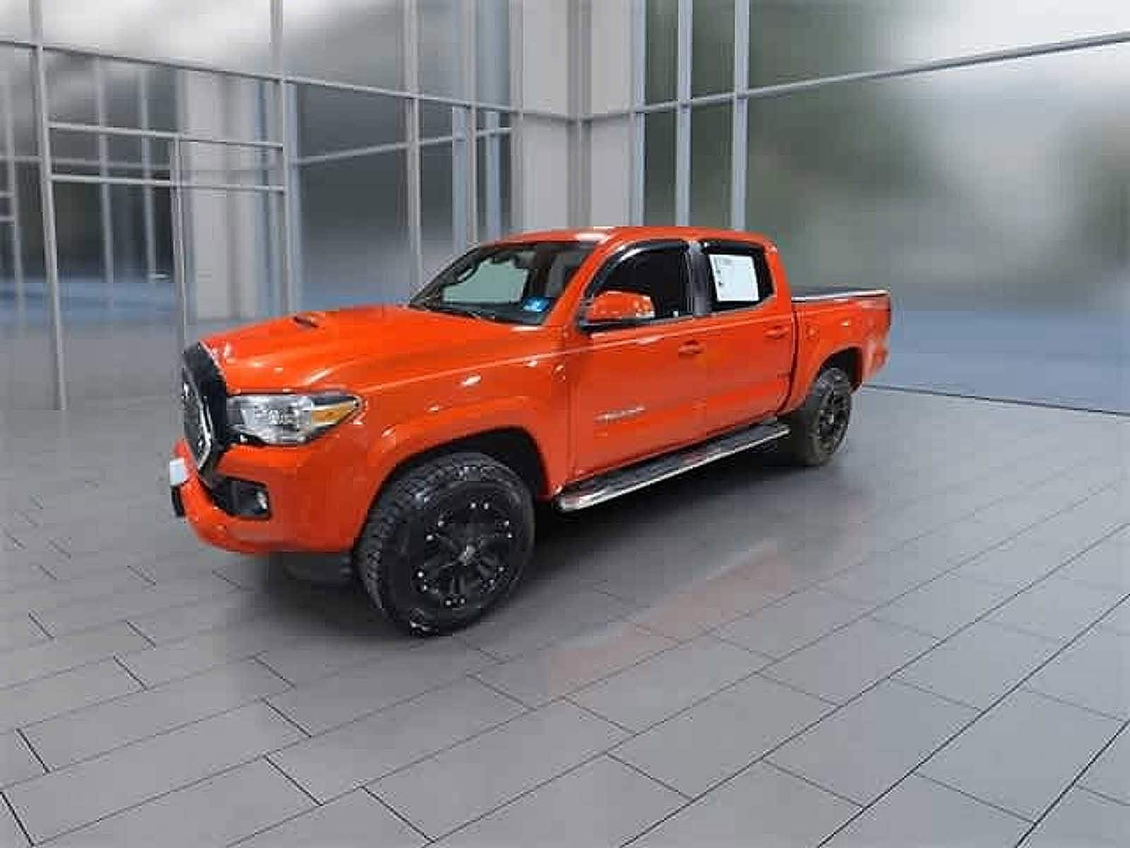 Thumbnail: 2018 Toyota Tacoma - 5