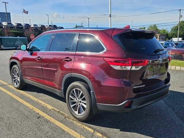 Thumbnail: 2019 Toyota Highlander - 6