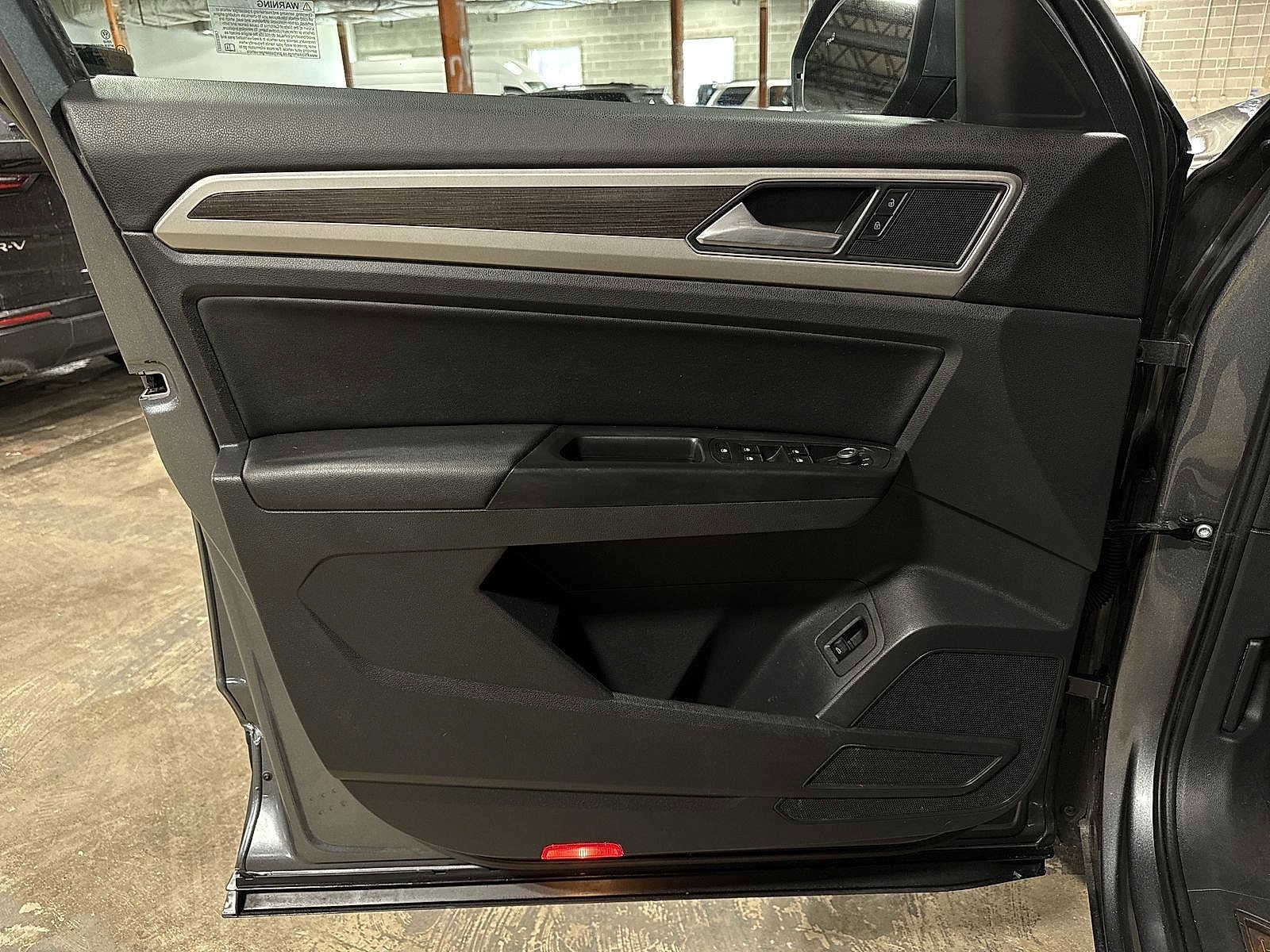 Thumbnail: 2019 Volkswagen Atlas - 33