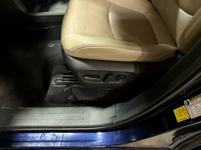 Thumbnail: 2023 Toyota Sienna - 25