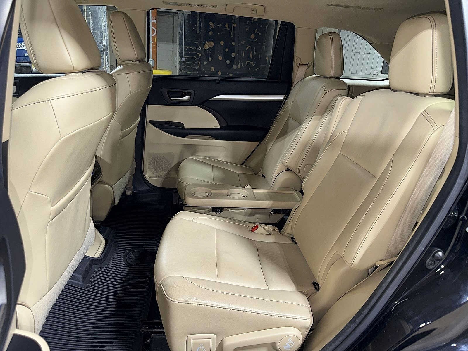 Thumbnail: 2017 Toyota Highlander - 17