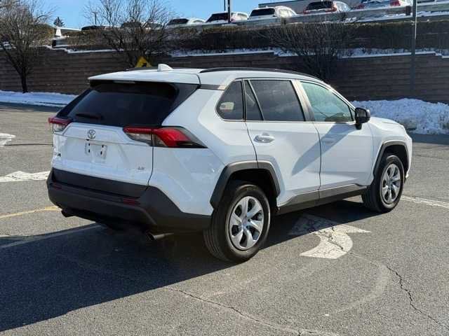 Thumbnail: 2019 Toyota RAV4 - 3