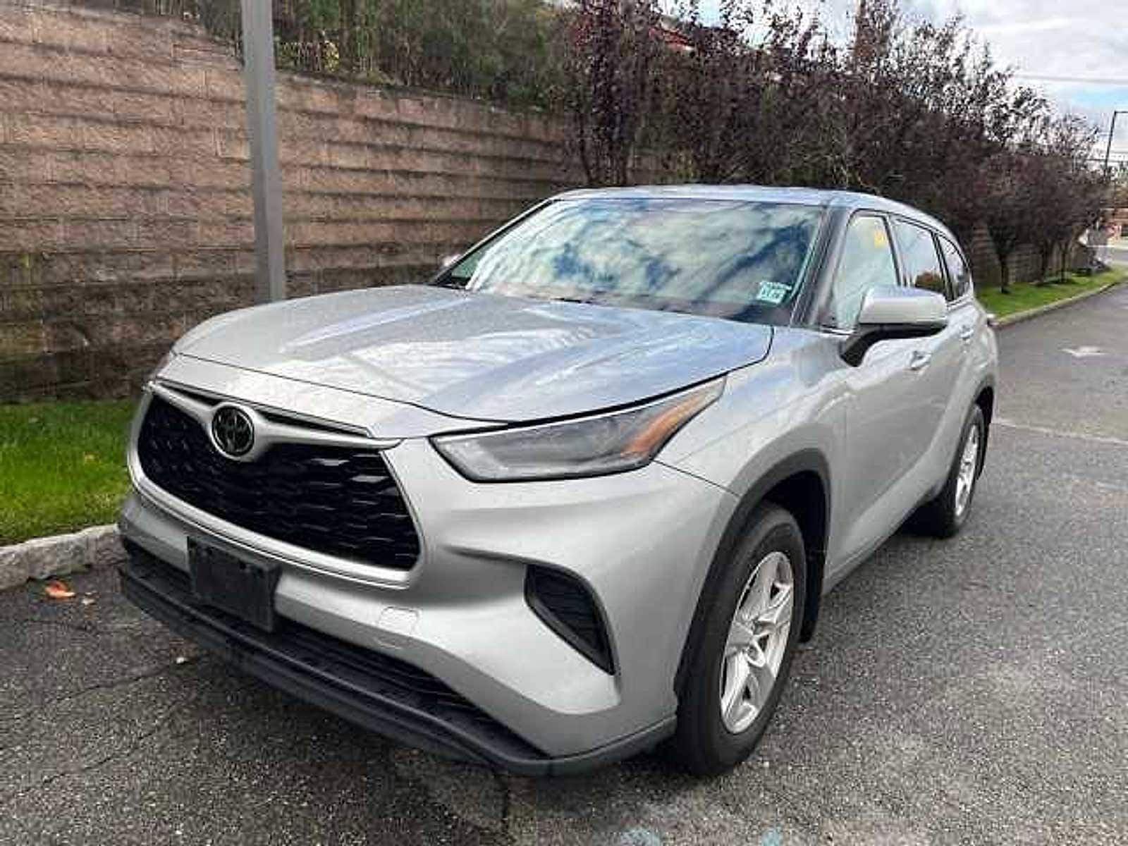 Thumbnail: 2021 Toyota Highlander - 1
