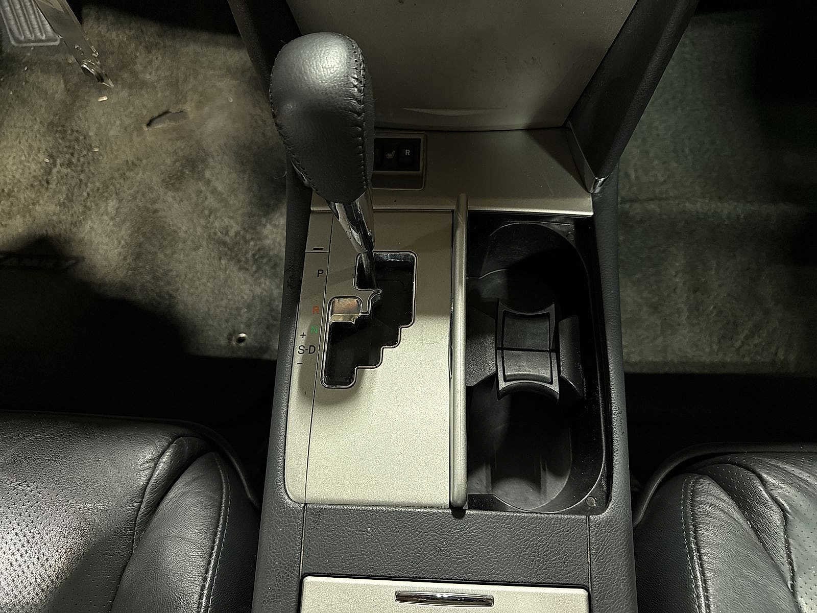 Thumbnail: 2011 Toyota Camry - 27