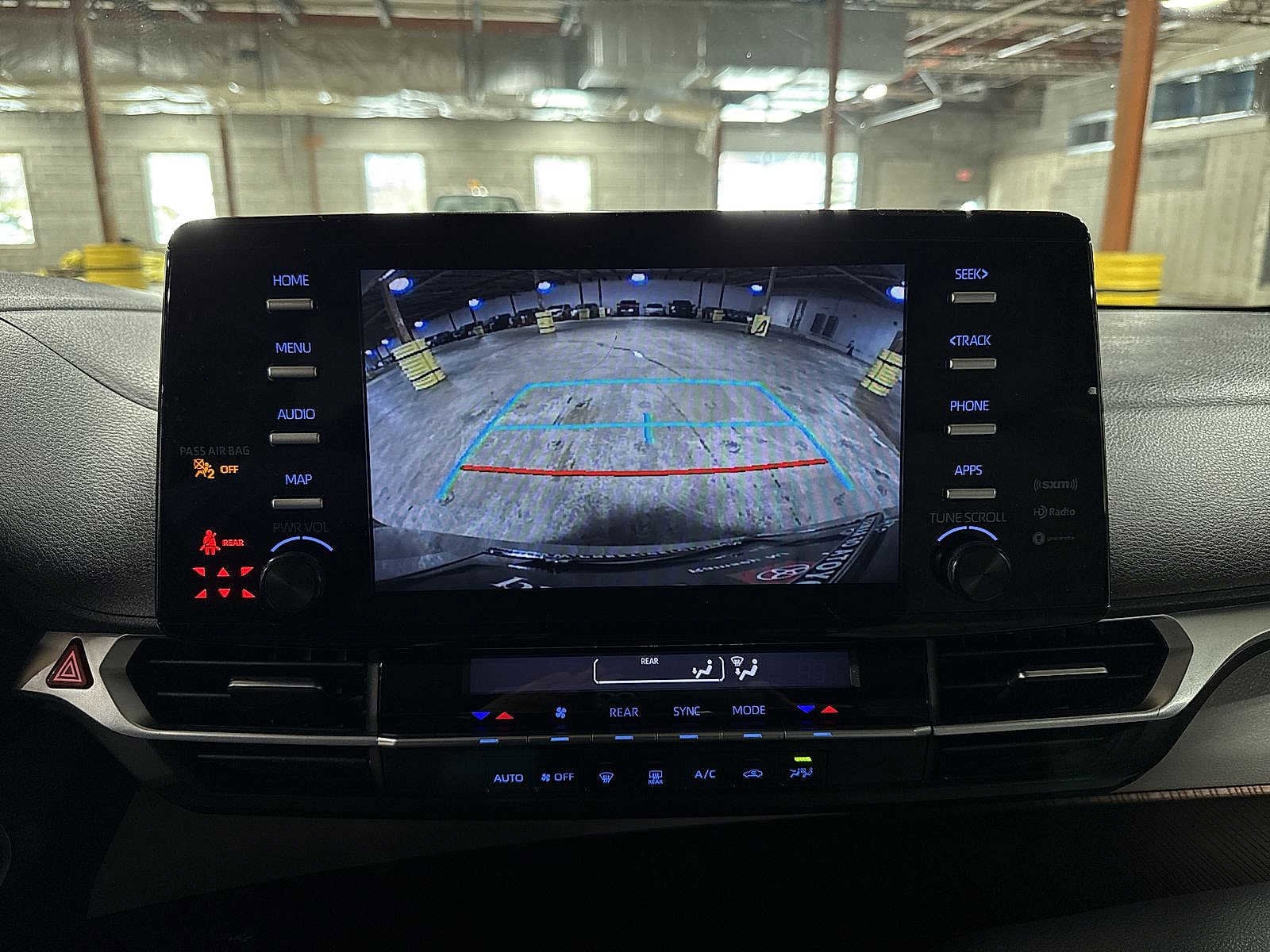 Thumbnail: 2021 Toyota Sienna - 25