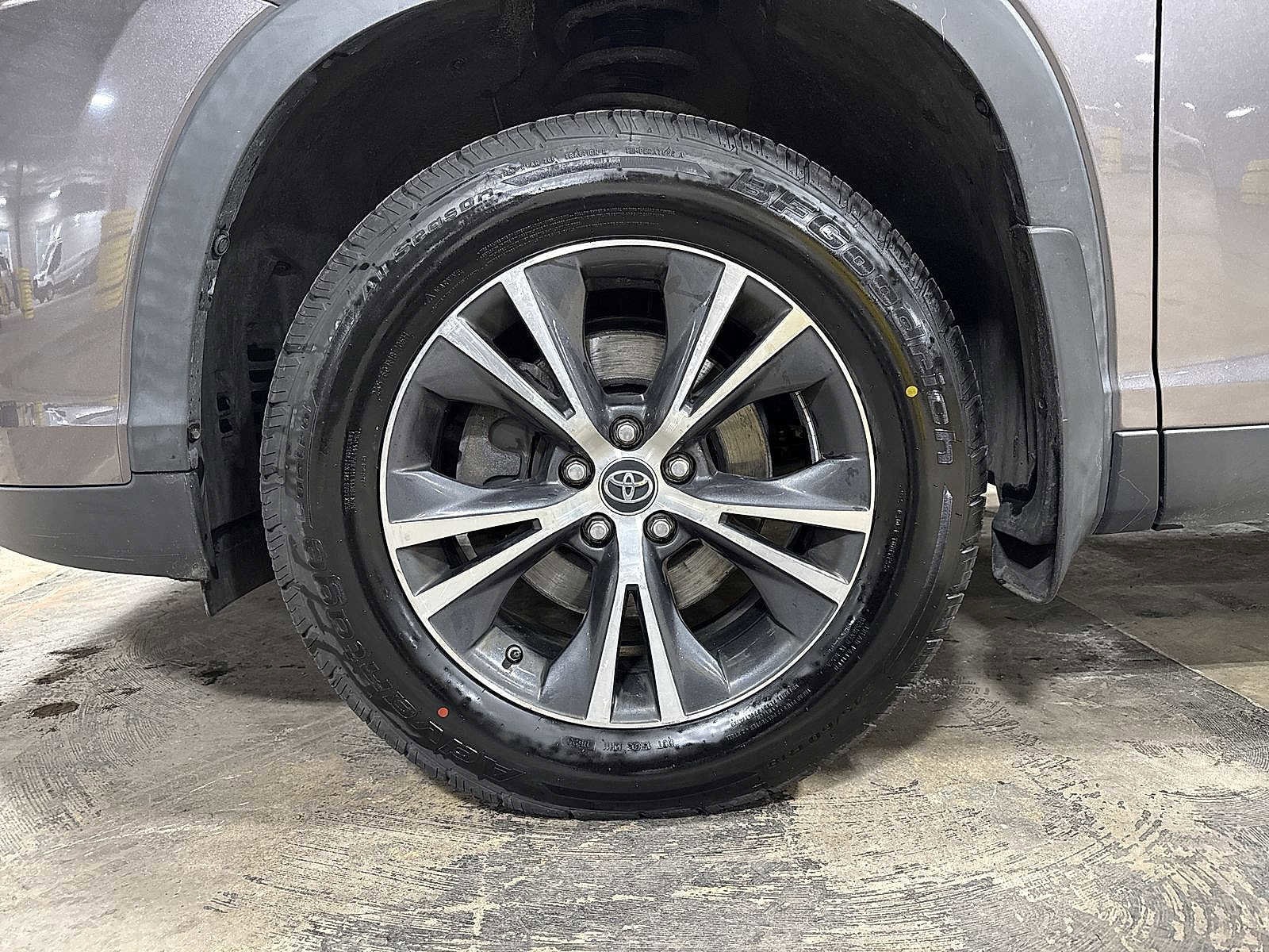 Thumbnail: 2019 Toyota Highlander - 10