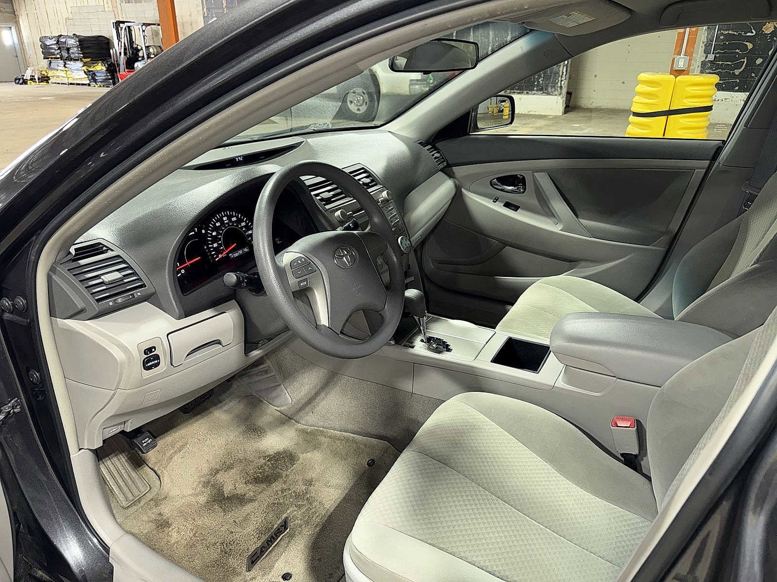 Thumbnail: 2009 Toyota Camry - 27