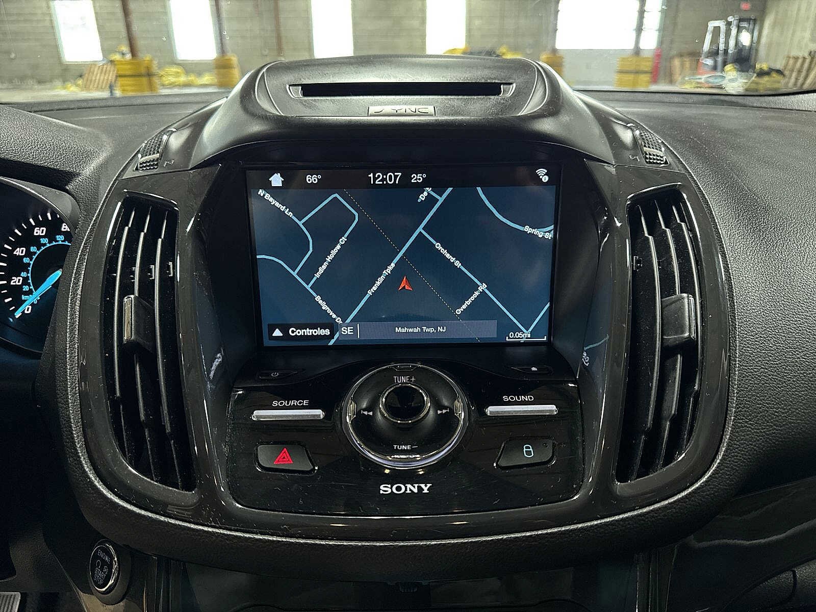 Thumbnail: 2016 Ford Escape - 20