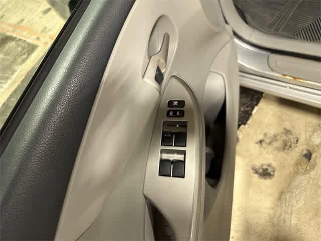 Thumbnail: 2011 Toyota Corolla - 22