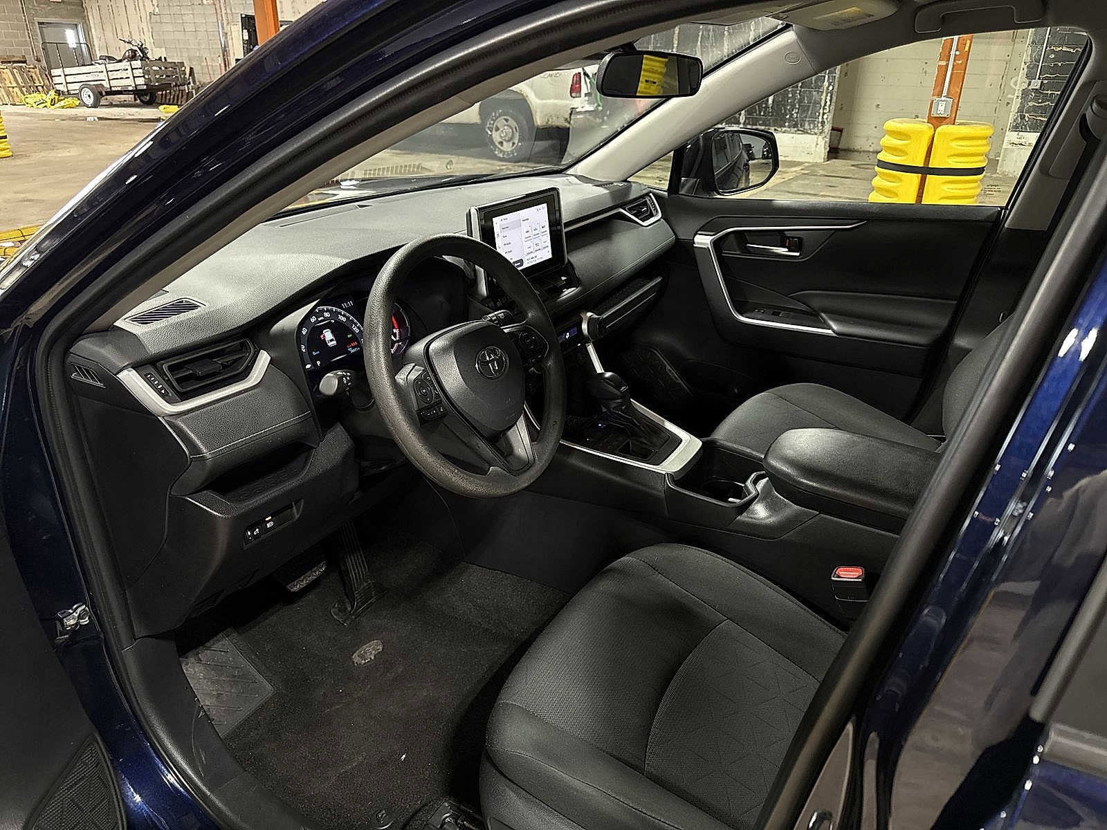 Thumbnail: 2025 Toyota RAV4 - 28