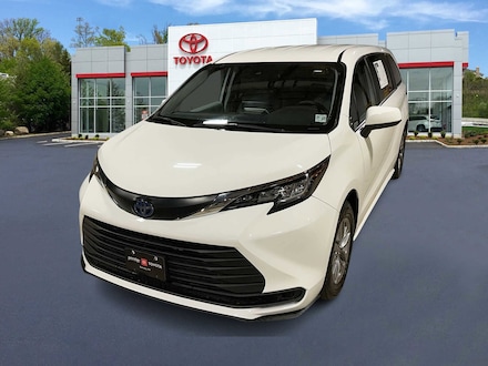 2022 Toyota Sienna LE 8 Passenger Van Passenger Van 2022 Toyota Sienna LE 8 Passenger Van Passenger Van