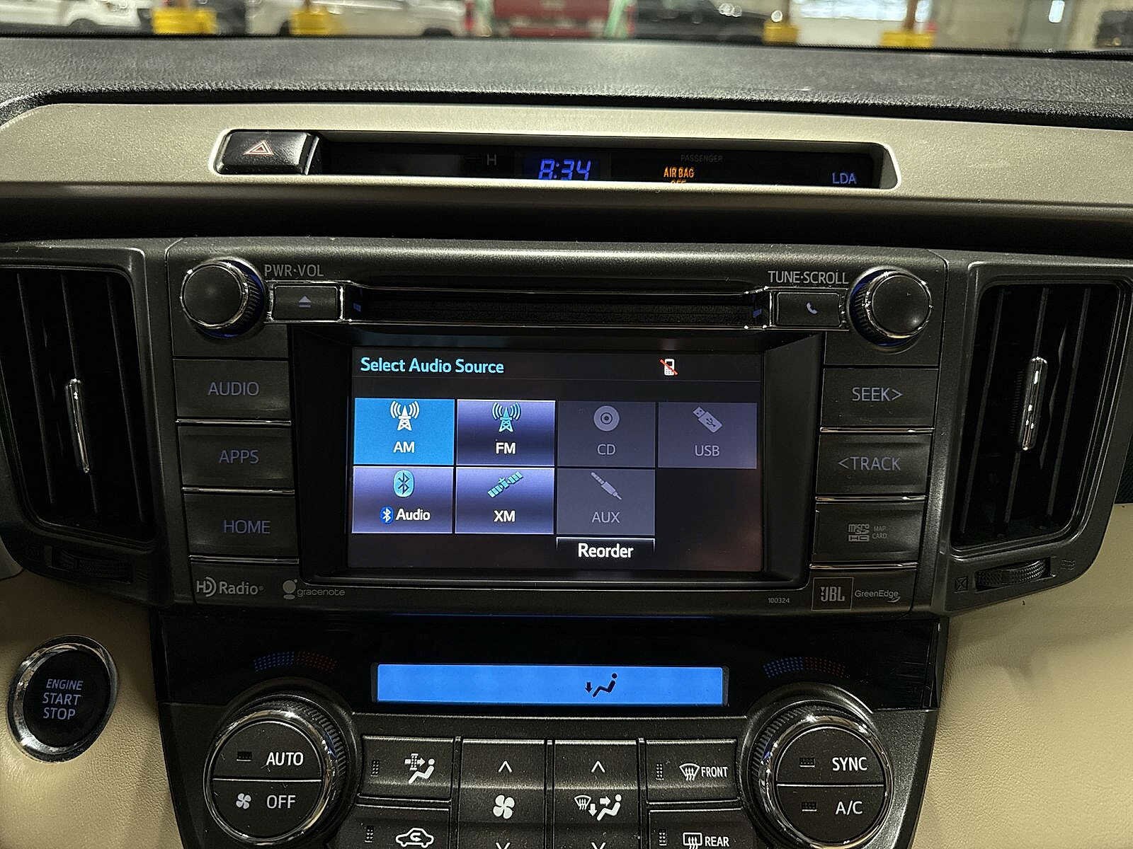 Thumbnail: 2015 Toyota RAV4 - 21