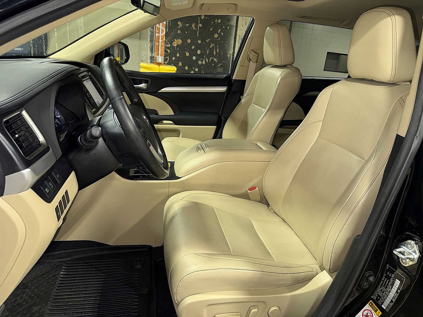 Thumbnail: 2017 Toyota Highlander - 15