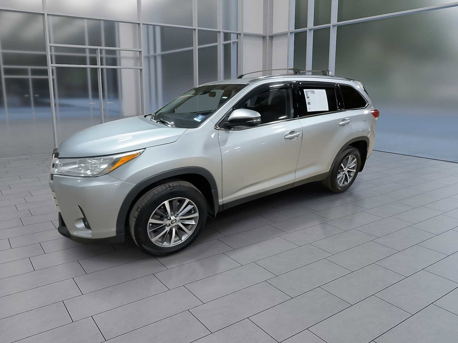 Thumbnail: 2019 Toyota Highlander - 4