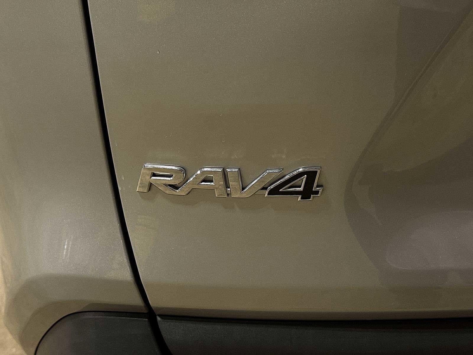 Thumbnail: 2022 Toyota RAV4 - 26