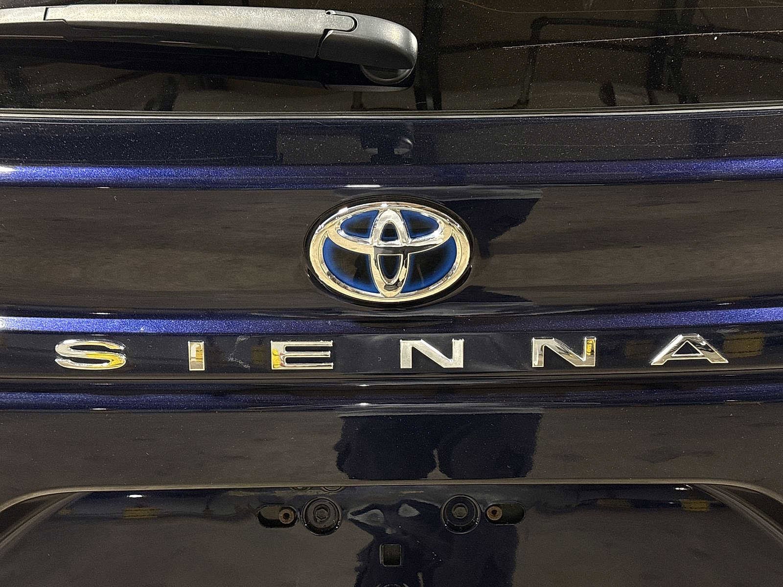 Thumbnail: 2023 Toyota Sienna - 29