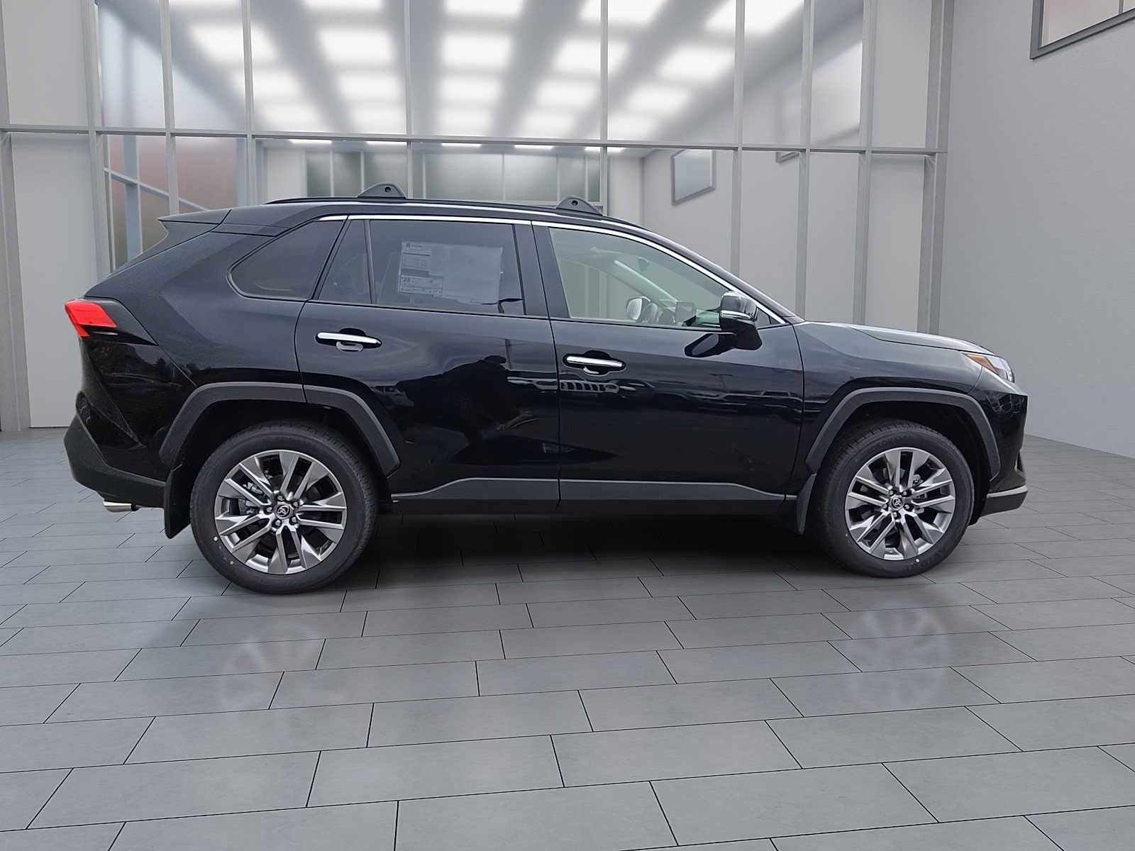 Thumbnail: 2025 Toyota RAV4 - 9