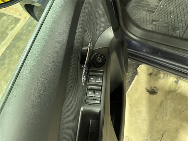 Thumbnail: 2014 Chevrolet Cruze - 22