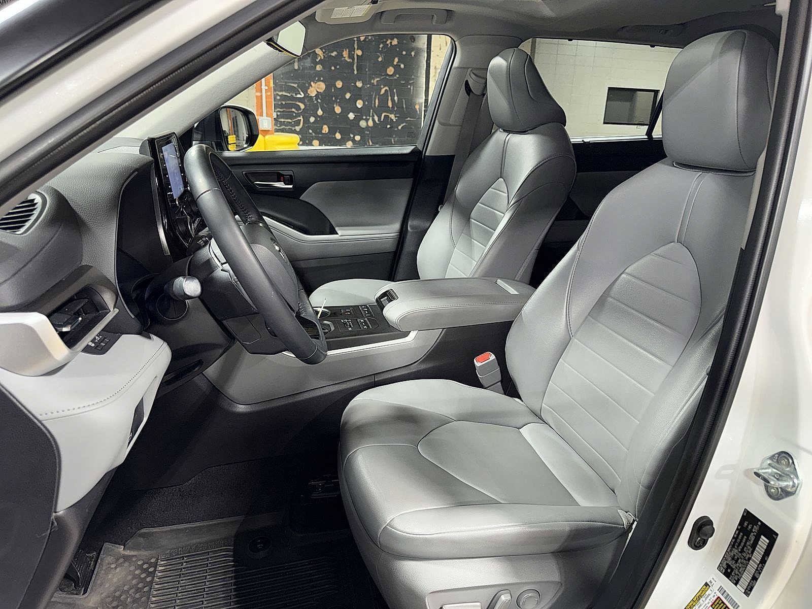 Thumbnail: 2021 Toyota Highlander - 15