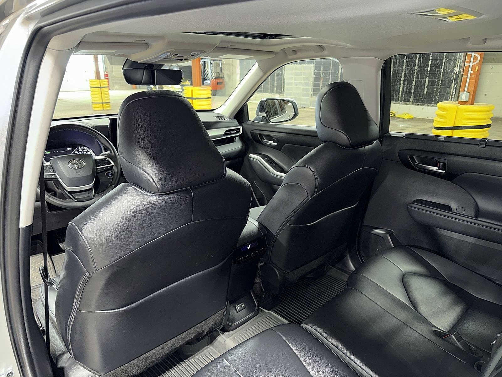 Thumbnail: 2025 Toyota Highlander - 31