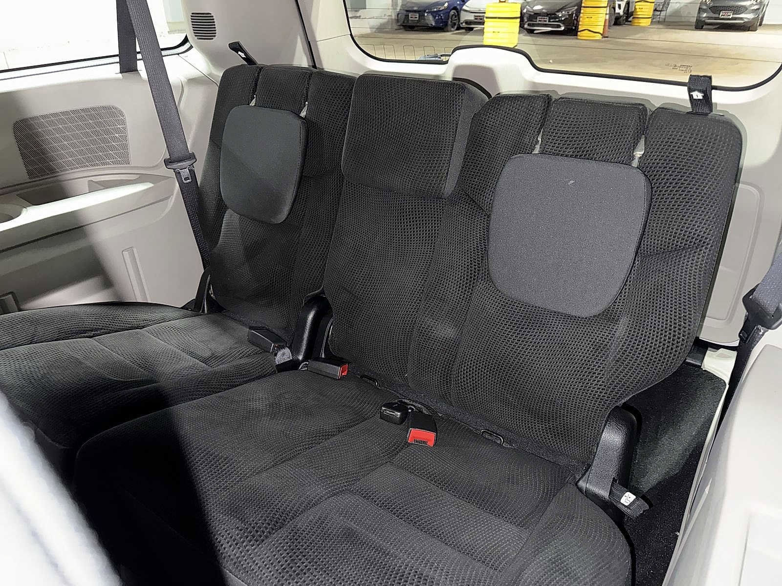 Thumbnail: 2019 Dodge Grand Caravan - 17