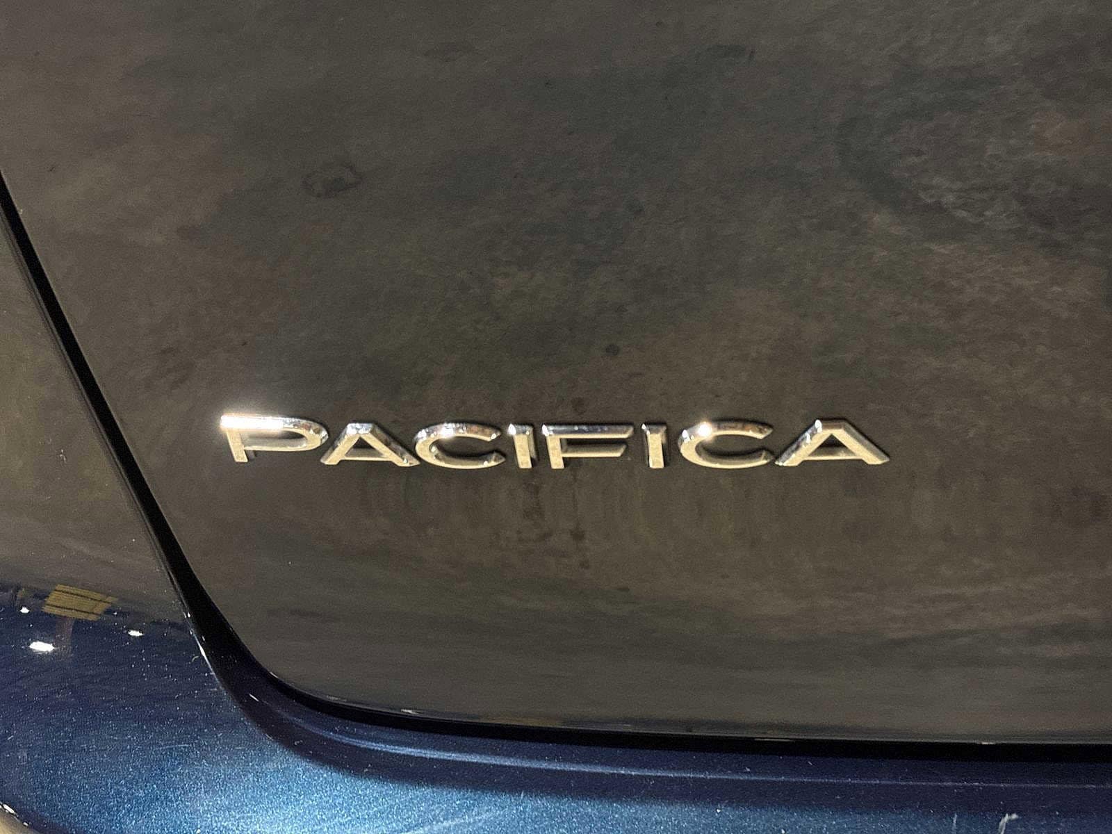 Thumbnail: 2023 Chrysler Pacifica - 25