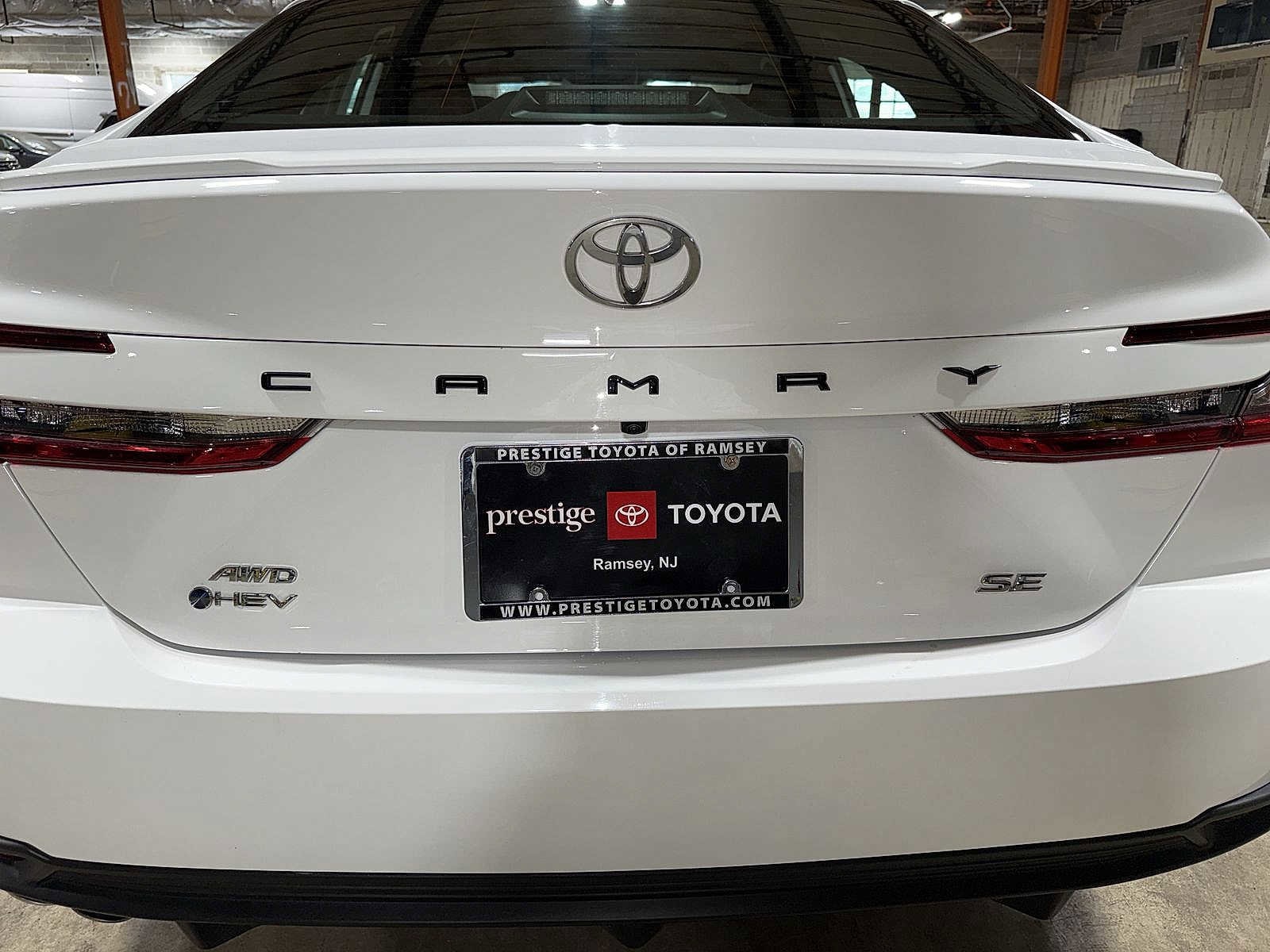 Thumbnail: 2025 Toyota Camry - 25