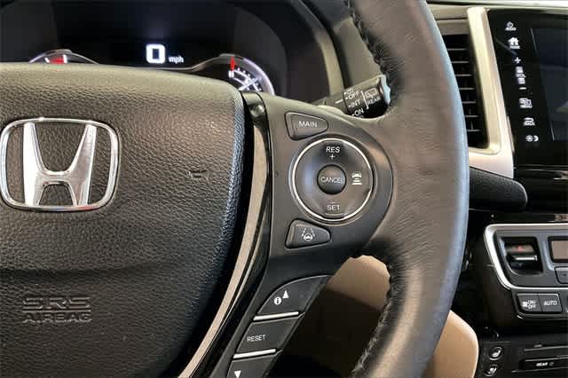 Thumbnail: 2017 Honda Pilot - 28