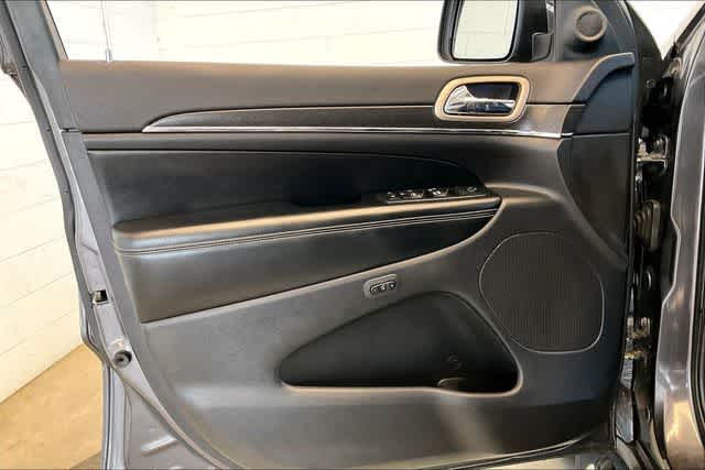 Thumbnail: 2017 Jeep Grand Cherokee - 30