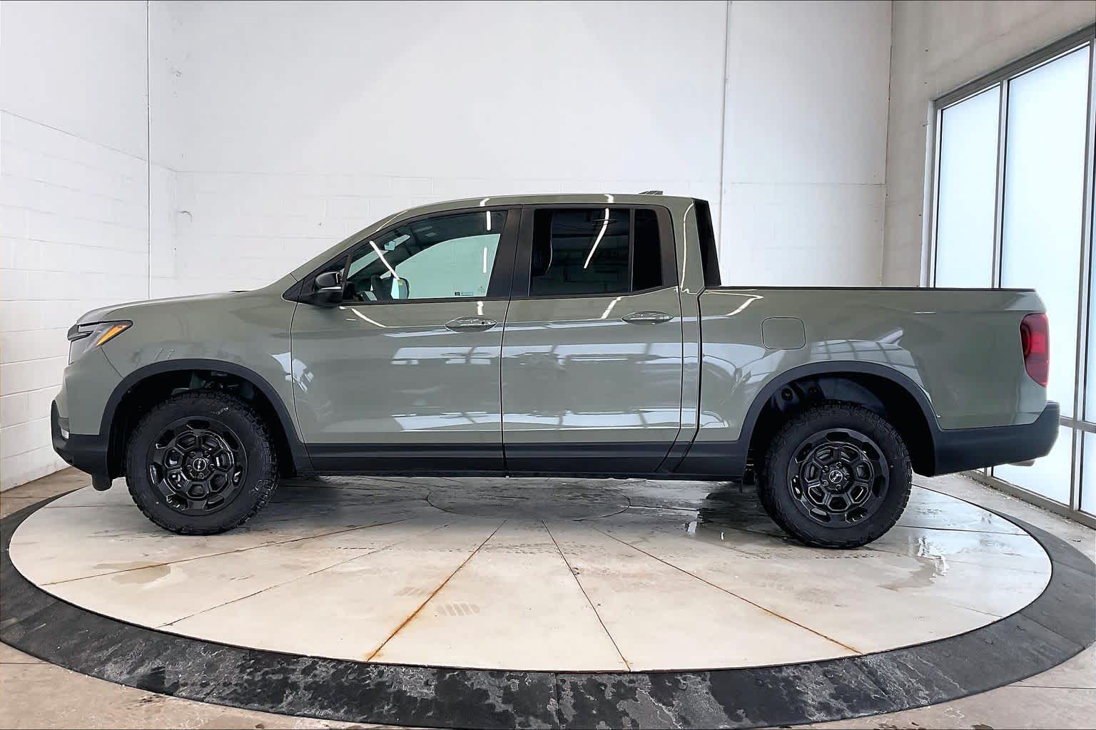 Thumbnail: 2026 Honda Ridgeline - 3