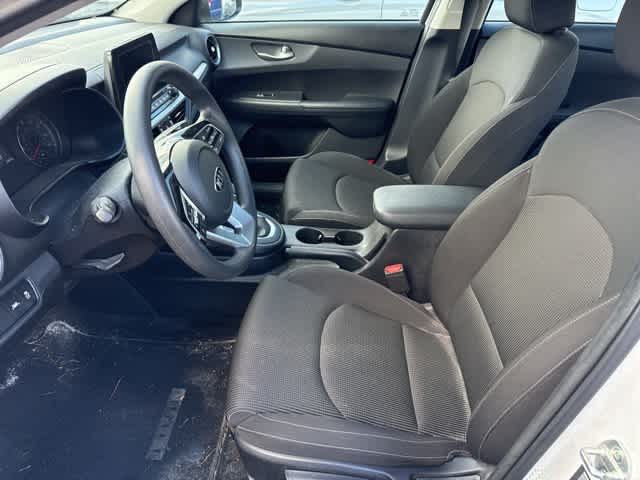 Thumbnail: 2019 Kia Forte - 9