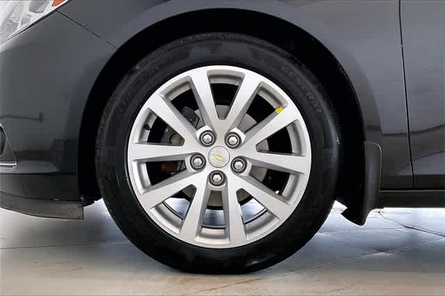 Thumbnail: 2015 Chevrolet Malibu - 9